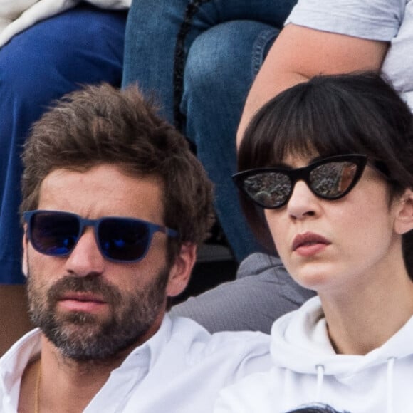 Arnaud Clément et sa compagne Nolwenn Leroy - People dans les tribunes lors de la finale messieurs des internationaux de France de tennis de Roland Garros 2019 à Paris. © Jacovides-Moreau/Bestimage 