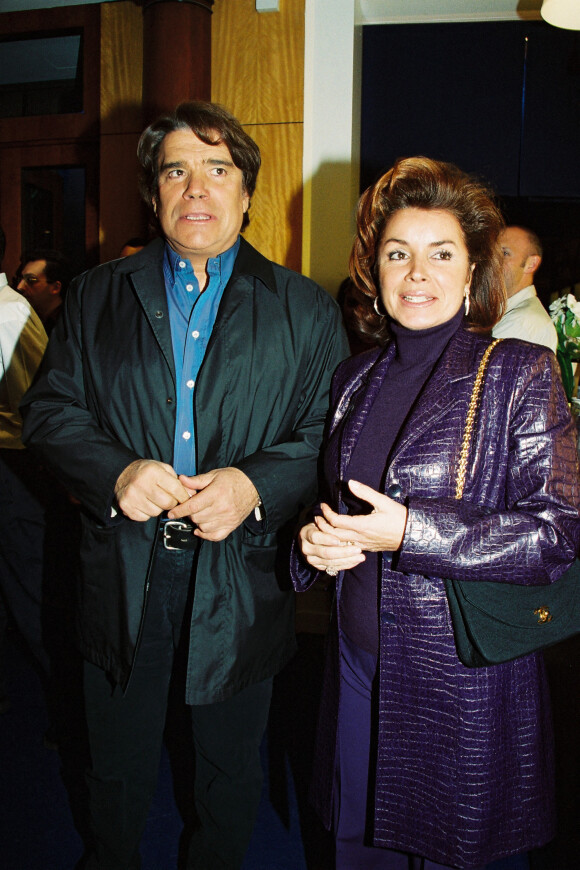 Archive - Bernard Tapie et sa femme Dominique - Inauguration de la Boutique "Bleu comme bleu" a Paris, 2000.