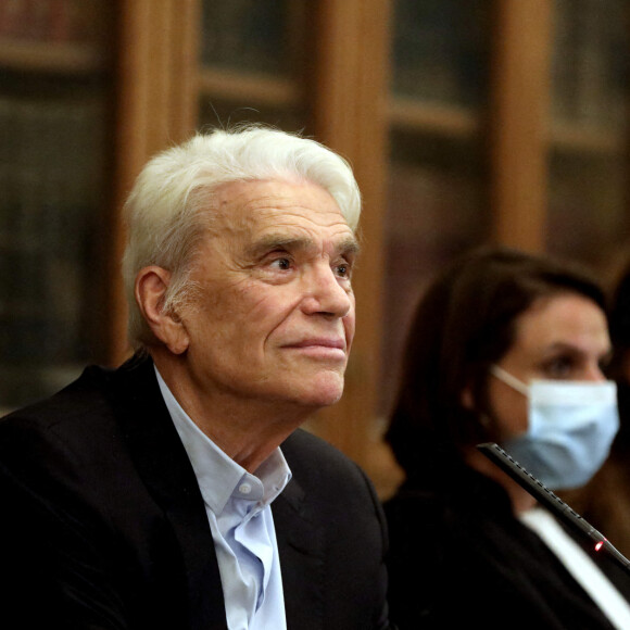Exclusif - Bernard Tapie intervient lors de la promotion 2020 de la conférence des avocats du barreau de Paris, 11ème séance du premier tour, à la bibliothèque de l'ordre à Paris. Le 7 septembre 2020. © Dominique Jacovides / Bestimage 