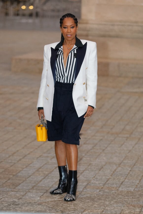 Regina King arrive au défilé de mode Louis Vuitton lors de la Fashion Week printemps/été 2022 au Musée du Louvre. Paris, le 5 octobre 2021. © Veeren Ramsamy-Christophe Clovis/Bestimage