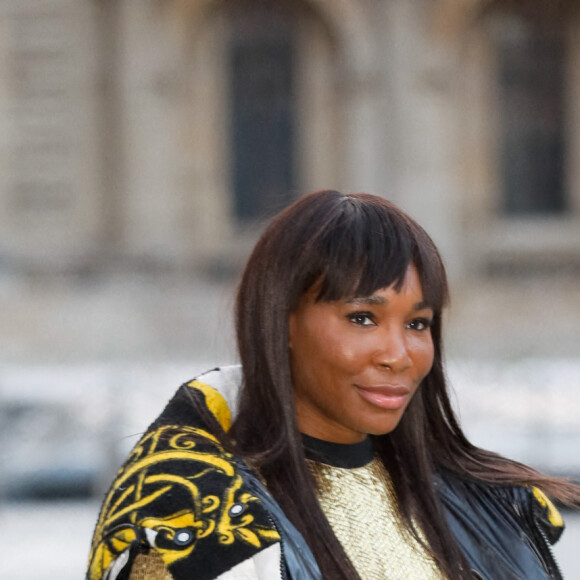 Venus Williams arrive au défilé de mode Louis Vuitton lors de la Fashion Week printemps/été 2022 au Musée du Louvre. Paris, le 5 octobre 2021. © Veeren Ramsamy-Christophe Clovis/Bestimage