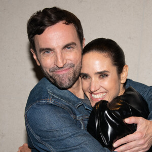 Nicolas Ghesquière et Jennifer Connelly assistent au cocktail post-défilé Louis Vuitton (collection prêt-à-porter printemps-été 2022) au Musée du Louvre. Paris, le 5 octobre 2021.