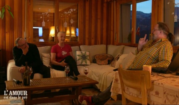 Paulette dans "L'amour est dans le pré 2021" du 11 octobre, sur M6 avec ses prétendants Bruno et Dan