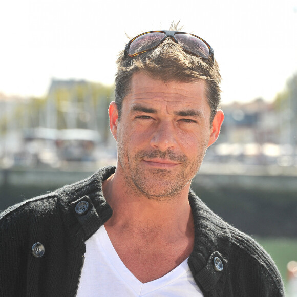 Thierry Neuvic au photocall du film "Tout le monde descend" au 13ème festival de la diction TV de la Rochelle © Guillaume Gaffiot /Bestimage