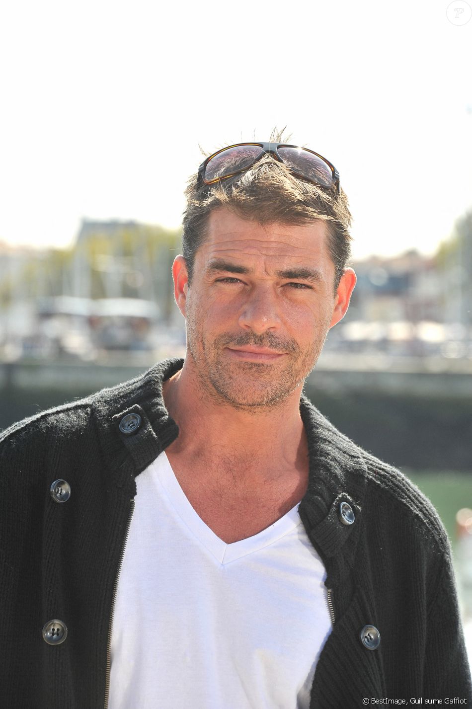 thierry-neuvic-au-photocall-du-film-tout-le-monde-descend-au-13-me