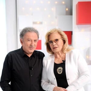 Exclusif - Michel Drucker et Sylvie Vartan - Enregistrement de l'émission "Vivement Dimanche" présentée par M.Drucker et diffusée le 10 octobre sur France 2. Le 26 septembre 2021 © Guillaume Gaffiot / Bestimage