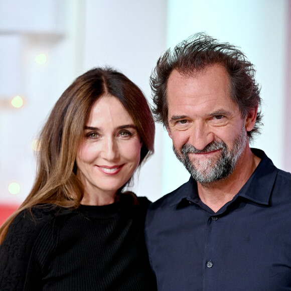 Exclusif - Elsa Zylberstein et Stéphane de Groodt - Enregistrement de l'émission "Vivement Dimanche prochain" présentée par M.Drucker et diffusée le 10 octobre sur France 2. Le 26 septembre 2021 © Guillaume Gaffiot / Bestimage