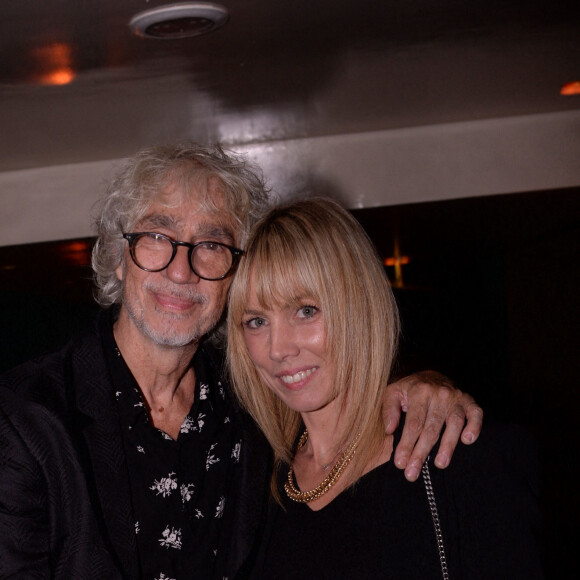 Exclusif - Louis Bertignac avec sa femme Laeticia - After de Garou au restaurant Manko à l'issue de son concert à la salle Pleyel à Paris le 7 octobre 2021. © Rachid Bellak/Bestimage 