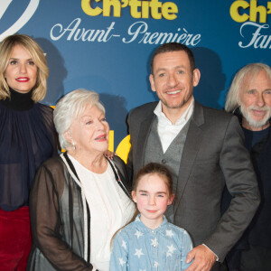 Valérie Bonneton, Laurence Arne, Line Renaud, Juliane Lepoureau, Dany Boon avec sa femme Yaël Boon et Pierre Richard à la première de "La Ch'tite Famille" au cinéma Gaumont-Opéra à Paris, le 14 février 2018. © Guirec Coadic/Bestimage