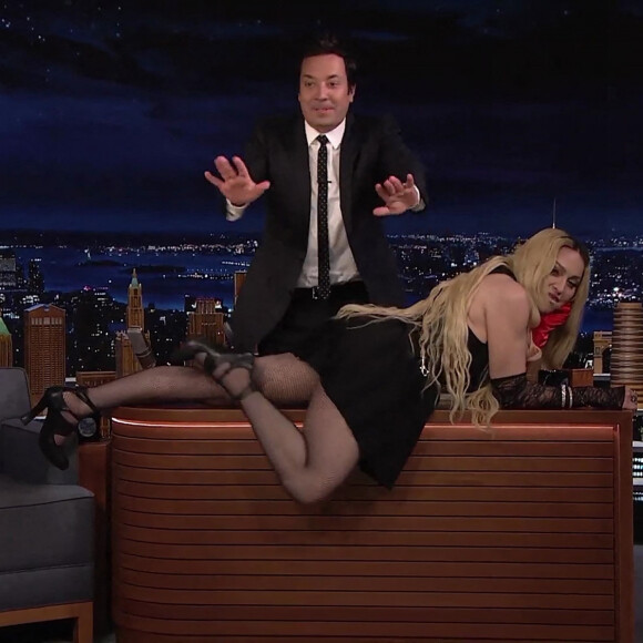 Madonna sur le plateau de l'émission "The Tonight Show starring Jimmy Fallon". Le 8 octobre 2021.