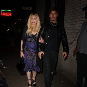 Exclusif - Madonna quitte le restaurant "Carbone" à New York le 14 septembre 2021.