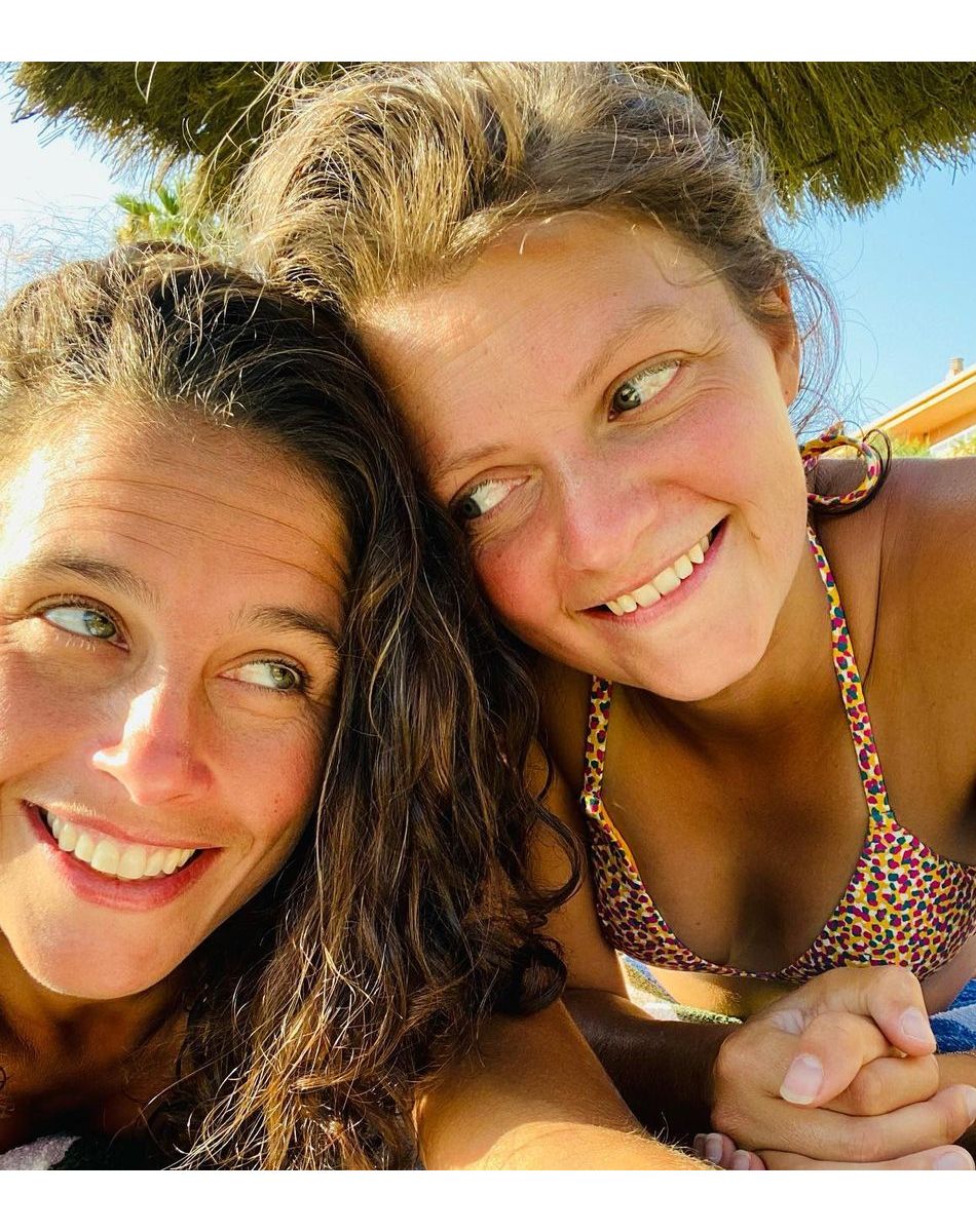 Clémence Castel, aventurière phare de "Koh-Lanta" en couple avec sa belle Marie et maman de deux adorables garçons prénommés Louis et Marin.
