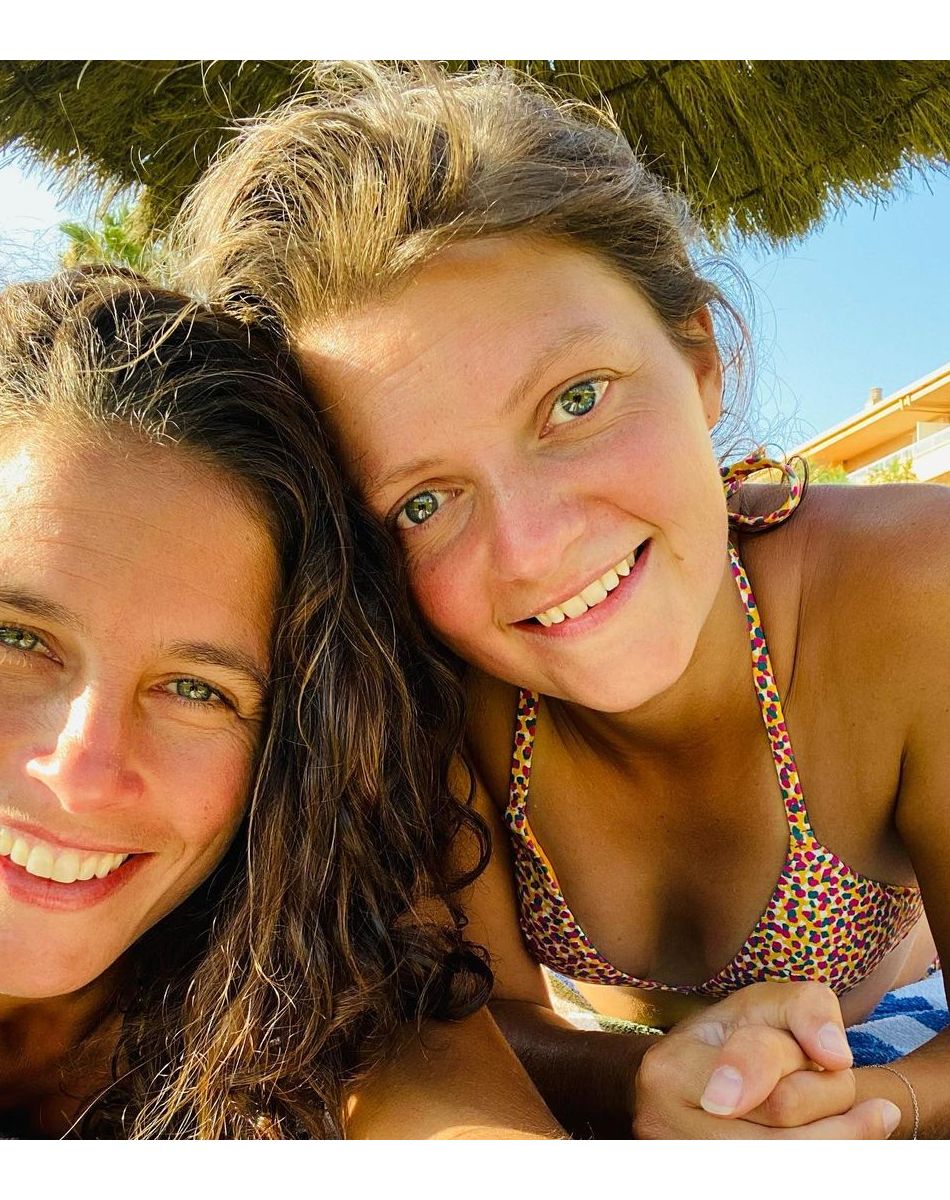 Clémence Castel, aventurière phare de "Koh-Lanta" en couple avec sa belle Marie et maman de deux adorables garçons prénommés Louis et Marin.