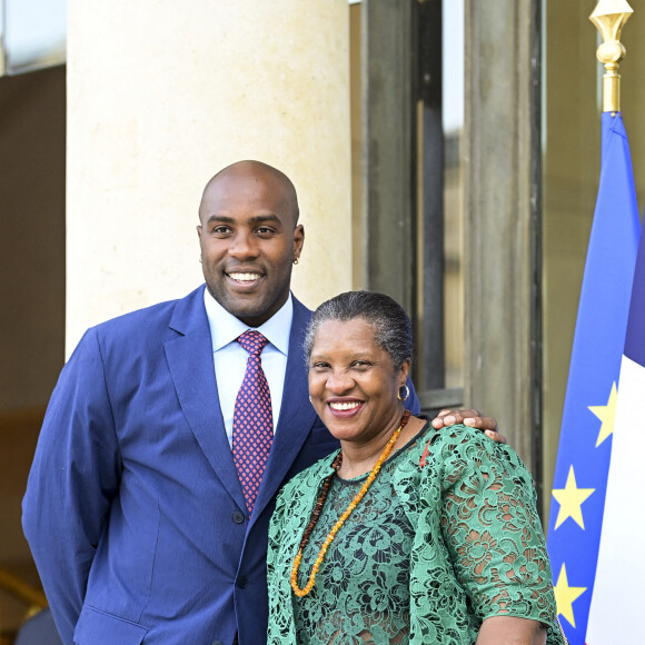 Teddy Riner et sa mere - Cérémonie des médaillés olympiques et paralympiques des Jeux de Tokyo au Palais de l'Elysée à Paris le 13 septembre 2021. © JB Autissier/Panoramic/Bestimage