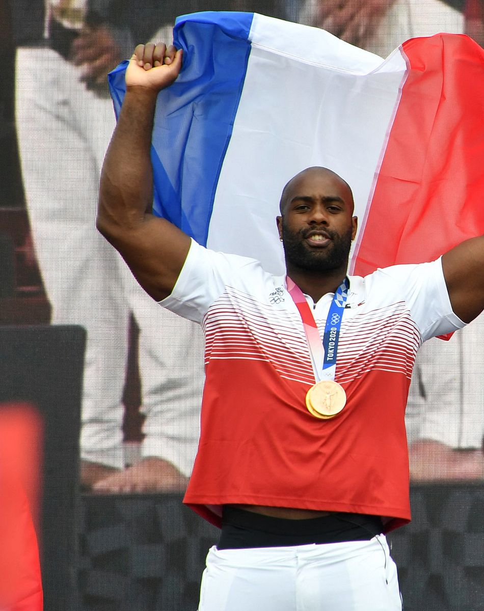 Teddy Riner - Teddy Riner et l'équipe de France de Judo médaillée des jeux olympiques de Tokyo célébrés au Trocadéro à Paris, le 2 août 2021. © Veeren/Bestimage