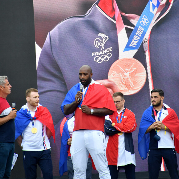 Teddy Riner, Clarisse Agbegnenou, Madeleine Malonga, Romane Dicko, Sarah-Léonie Cysique, Amandine Buchard, Margaux Pinot, Axel Clerget, Alexandre Iddir et Guillaume Chaine - Teddy Riner et l'équipe de France de Judo médaillée des jeux olympiques de Tokyo célébrés au Trocadéro à Paris, le 2 août 2021. © Veeren/Bestimage