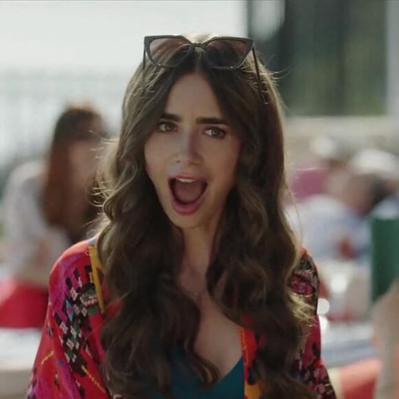 Lily Collins dans la bande annonce de la saison 2 de la série "Emily in Paris".