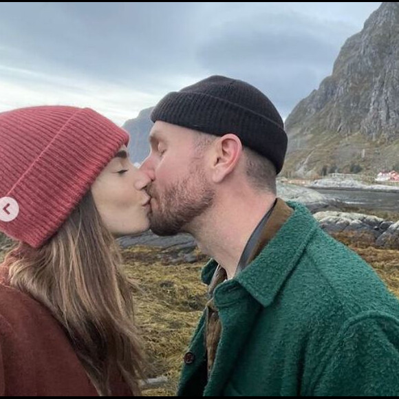 Lily Collins a partagé des photos de sa lune de miel sur Instagram. Octobre 2021.