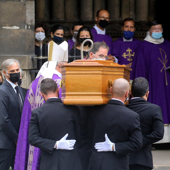 Paul Belmondo, Florence Belmondo, Stella Belmondo, Annabelle Belmondo, Victor et Alessandro Belmondo - Obsèques de Jean-Paul Belmondo en l'église Saint-Germain-des-Prés, à Paris le 10 septembre 2021. © Dominique Jacovides / Bestimage