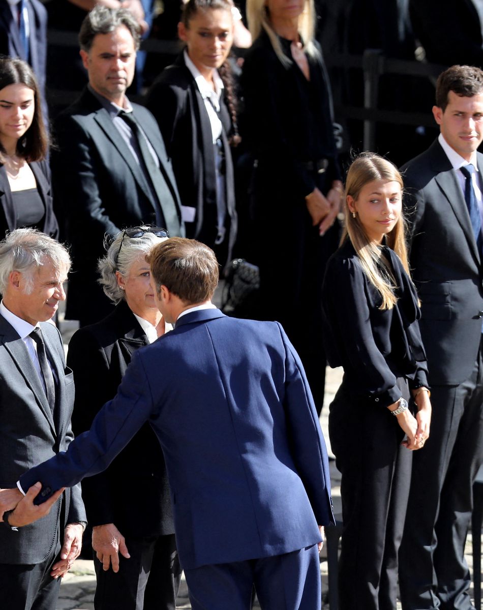 Emmanuel Macron et sa femme la Première Dame Brigitte Macron, Paul Belmondo, Florence Belmondo, Stella Belmondo, Victor Belmondo, Giacomo Belmondo, Alessandro Belmondo lors de la cérémonie d'hommage national à Jean-Paul Belmondo à l'Hôtel des Invalides à Paris, le 9 septembre 2021. © Dominique Jacovides/Bestimage