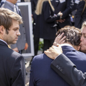 Alessandro Belmondo, Giacomo Belmondo, Luana Belmondo et Victor Belmondo - Sorties - Obsèques de Jean-Paul Belmondo en l'église Saint-Germain-des-Prés, à Paris le 10 septembre 2021. © Cyril Moreau / Bestimage