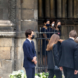 Paul Belmondo, Florence Belmondo, Stella Belmondo, Annabelle Belmondo, Victor et Alessandro Belmondo - Obsèques de Jean-Paul Belmondo en l'église Saint-Germain-des-Prés, à Paris le 10 septembre 2021. © Dominique Jacovides / Bestimage