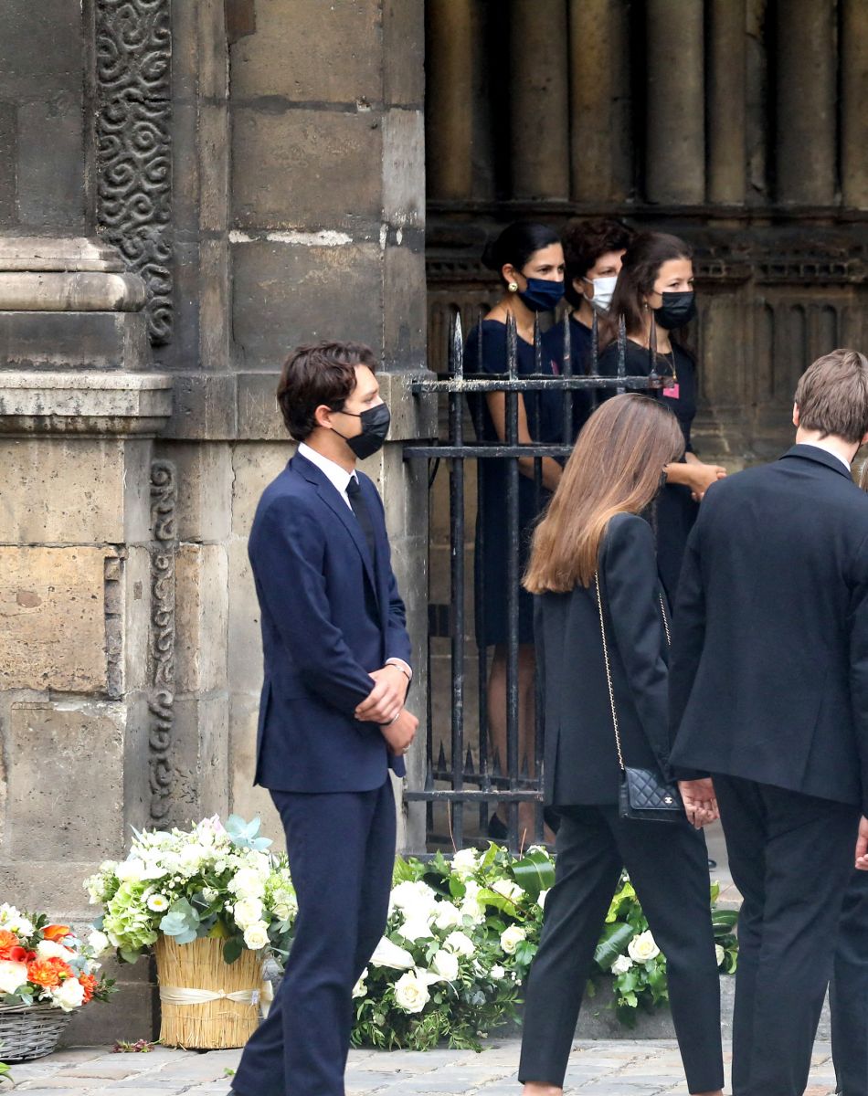Paul Belmondo, Florence Belmondo, Stella Belmondo, Annabelle Belmondo, Victor et Alessandro Belmondo - Obsèques de Jean-Paul Belmondo en l'église Saint-Germain-des-Prés, à Paris le 10 septembre 2021. © Dominique Jacovides / Bestimage