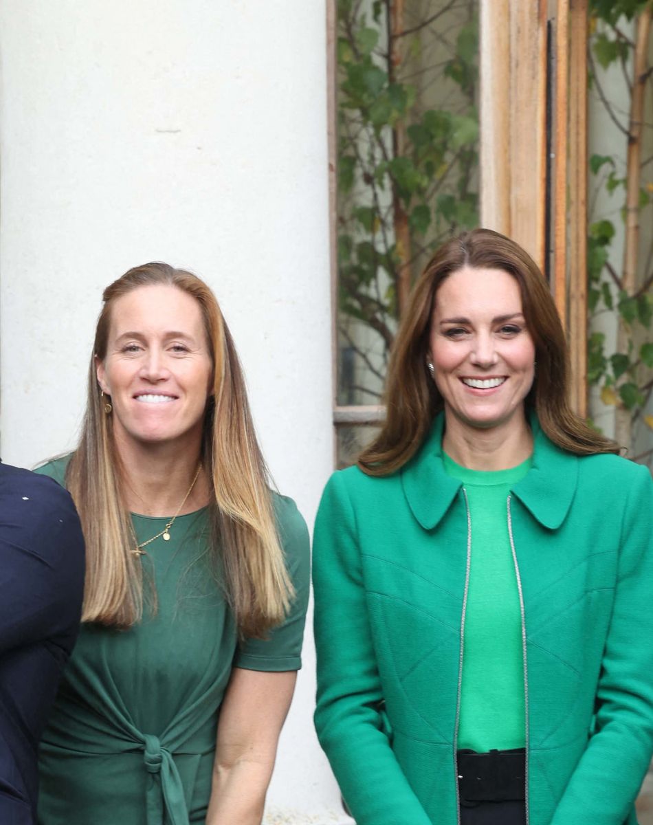Le prince William, duc de Cambridge, et Kate Middleton, duchesse de Cambridge, Sadiq Khan, le maire de Londres, l'animateur Steve Backshall MBE et Helen Glover - Le prince William, duc de Cambridge, et Kate Middleton, duchesse de Cambridge, entourés d'élèves de l'école Heathlands, lors d'une visite aux jardins botaniques royaux de Kew pour l'événement "Generation Earthshot" à Londres, le 13 octobre 2021.