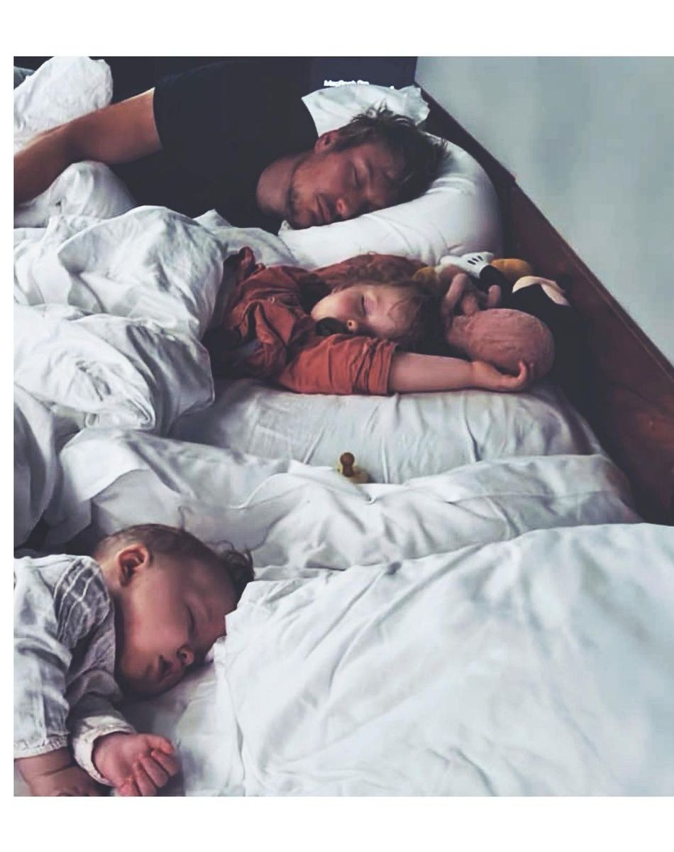Gérémy Credeville avec ses deux filles