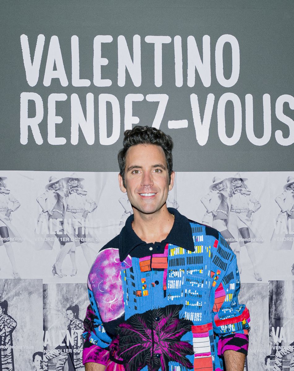 Mika - Photocall du défilé de mode printemps-été 2022 "Valentino" lors de la fashion week de Paris. Le 1er octobre 2021