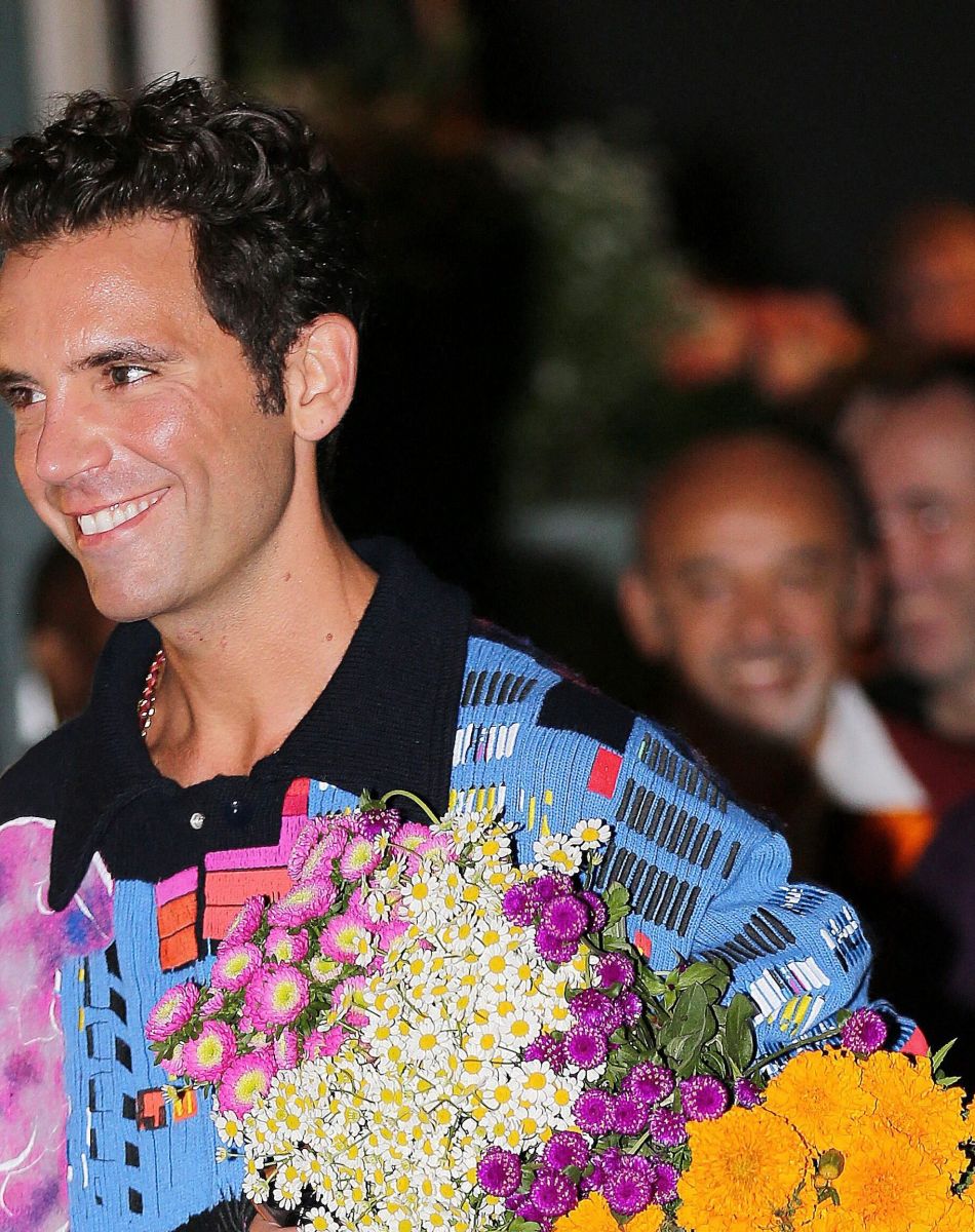 Le chanteur Mika au défilé de mode Valentino lors de la la Fashion Week printemps/été 2022 au Carreau du Temple à Paris, France, le 1er octobre 2021. © Panoramic/Bestimage