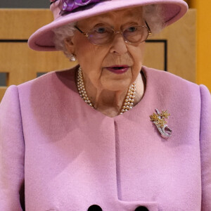 La reine Elisabeth II d'Angleterre assiste à la cérémonie d'ouverture de la sixième session du Senedd à Cardiff, Royaume Uni, 14 octobre 2021.