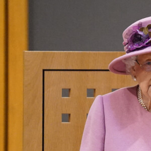 La reine Elisabeth II d'Angleterre assiste à la cérémonie d'ouverture de la sixième session du Senedd à Cardiff, Royaume Uni, 14 octobre 2021. 