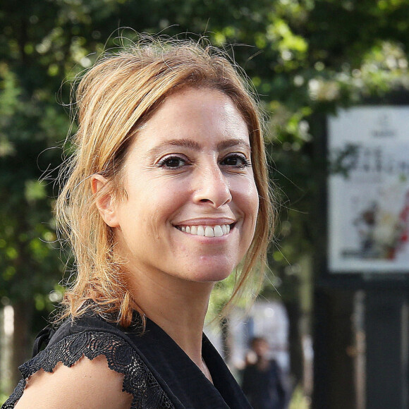 Léa Salamé à la sortie des studios de Radio France à Paris, le 10 septembre 2021. © Panoramic/Bestimage