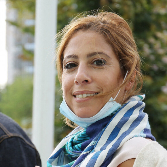 Léa Salamé arrive aux studios de Radio France à Paris, le 26 août 2020. © Panoramic / Bestimage