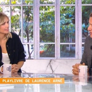 Dany Boon et Laurence Arné dans l'émission "Clique", sur Canal+. Le 16 octobre 2021.