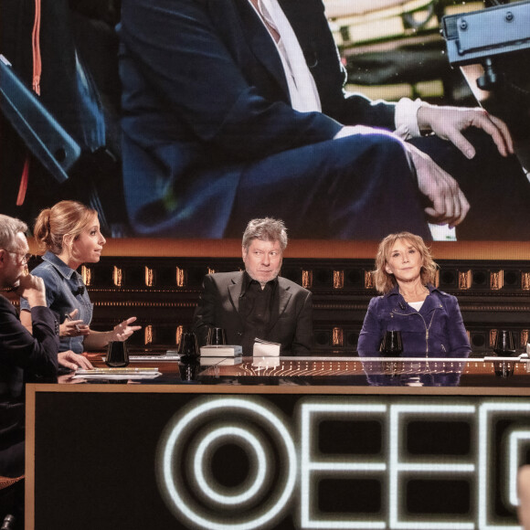 Exclusif - Laurent Ruquier, Léa Salamé, Régis Laspales, Marie-Anne Chazel, Christophe Beaugrand, Jordan Bardella - Enregistrement de l'émission "On est en direct (OEED)", diffusée en direct le 16 octobre sur France 2 © Jack Tribeca / Bestimage 