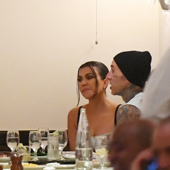 Machine Gun Kelly et sa compagne Megan Fox dînent avec Kourtney Kardashian et son compagnon Travis Baker à New York, le 12 septembre 2021.