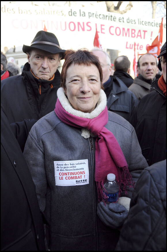 Arlette Laguiller lors d'une manifestation à Paris en 2009