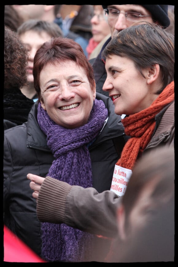 Arlette Laguiller et Nathalie Arthau lors d'une manifestation en 2009  à Paris