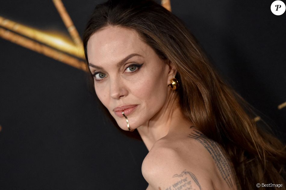 Angelina Jolie - Première du film &quot;Eternals&quot; au studio Marvel à Los Angeles, le 18 octobre 2021.