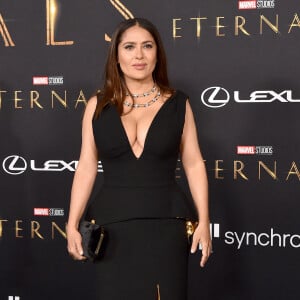 Salma Hayek - Première du film "Eternals" au studio Marvel à Los Angeles, le 18 octobre 2021.