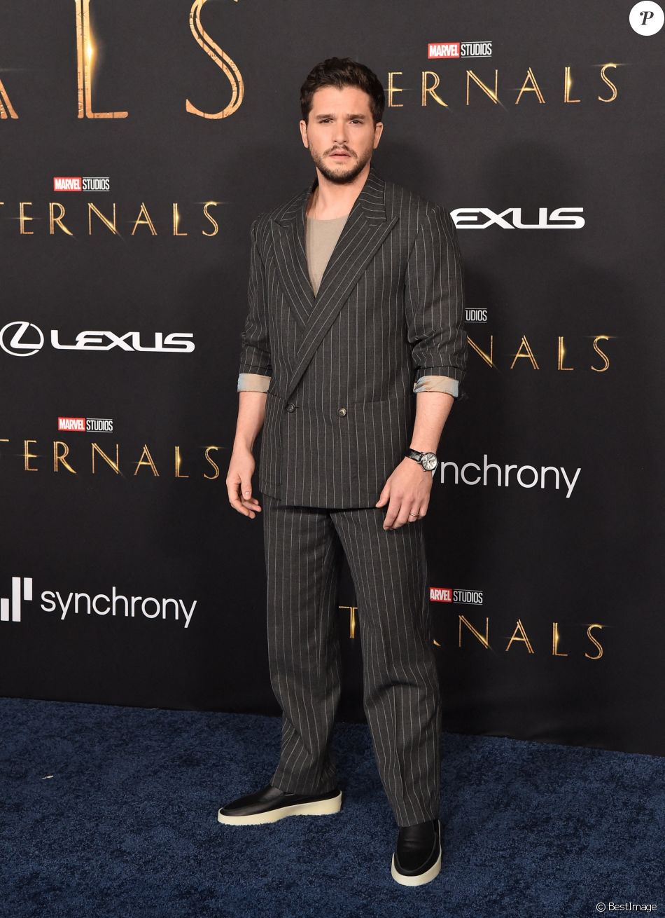 Kit Harington - Première du film &quot;Eternals&quot; au studio Marvel à Los Angeles, le 18 octobre 2021.