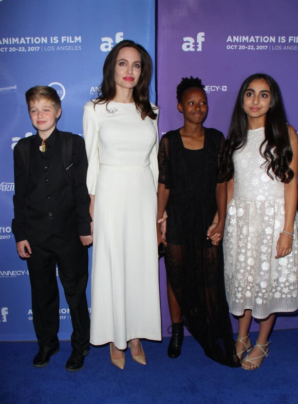 Shiloh Jolie-Pitt, Angelina Jolie, Saara Chaudry, Zahara Jolie-Pitt à la première de 'The Breadwinner' aux théâtres TCL Chinese 6 à Hollywood, le 20 octobre 2017 