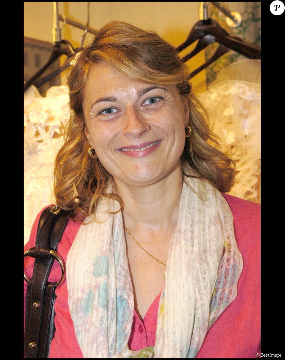 Sonia Dubois - Baptême de la rose "Fiona Gélin" à la boutique de Max Chaoul. Paris.