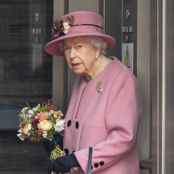 La reine Elisabeth II d'Angleterre assiste à la cérémonie d'ouverture de la sixième session du Senedd à Cardiff, Royaume Uni.