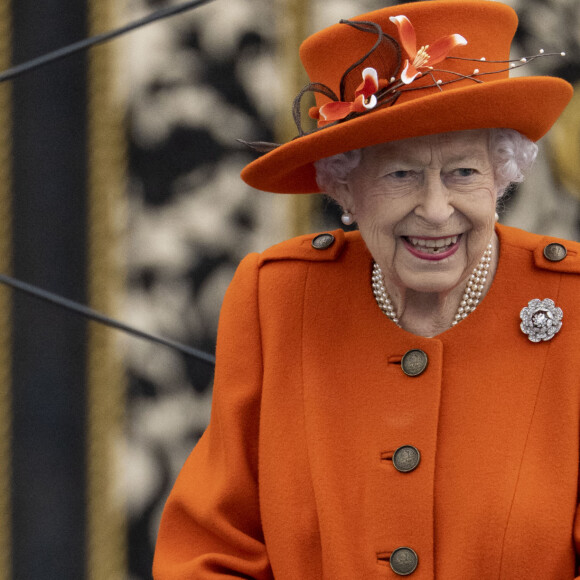 La reine Elisabeth II d'Angleterre au lancement du Queen's Baton, relais des Jeux du Commonwealth 2022, au palais de Buckingham à Londres, Royaume Uni, le 7 octobre, 2021.
