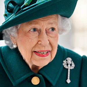 La reine Elisabeth II d'Angleterre arrive au Parlement écossais à Edimbourg, Ecosse, Royaume Uni, le 2 octobre 2021. 