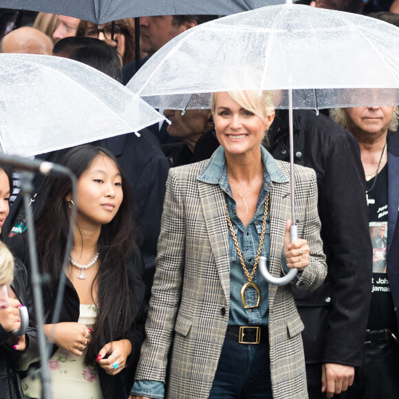 Laeticia Hallyday et sa fille Jade - Inauguration de l'esplanade "Johnny Hallyday" sur le parvis de la salle de concert AccorHotels Arena Paris Bercy à Paris. Le 14 septembre 2021.