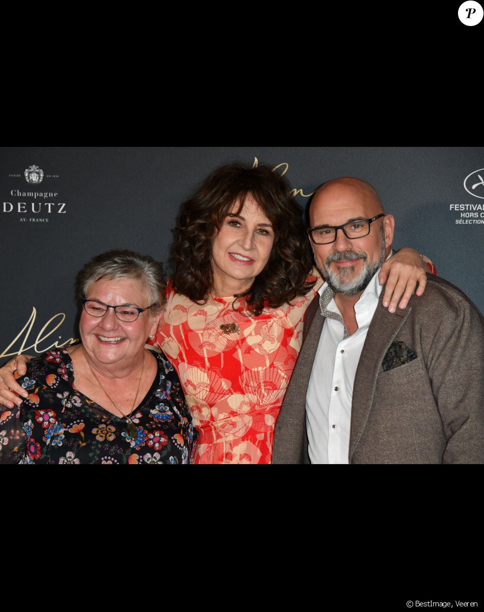 Danielle Fichaud, Valérie Lemercier, Sylvain Marcel - Avant-Première du film "Aline" au Grand Rex à Paris le 25 octobre 2021. © Veeren/Bestimage